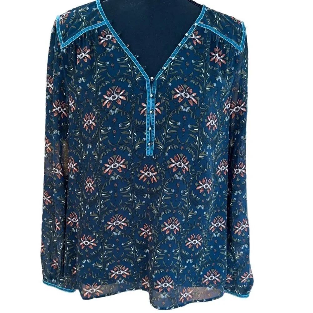 Pale Sky floral lined chiffon button front top with velvet accents size M